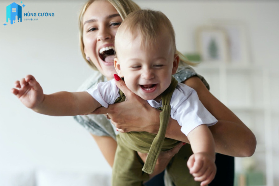 Chăm s&oacute;c b&eacute; sơ sinh tốt gi&uacute;p b&eacute; ph&aacute;t triển to&agrave;n diện