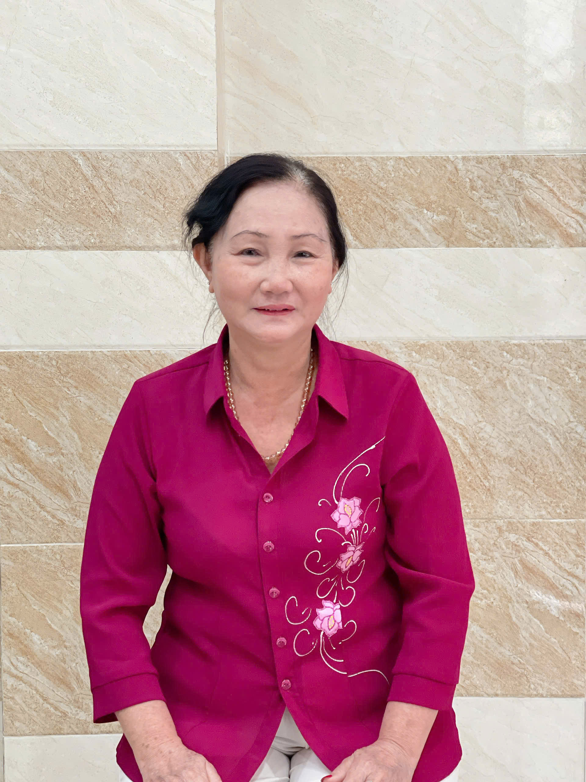 Em tìm việc cho chị Tâm