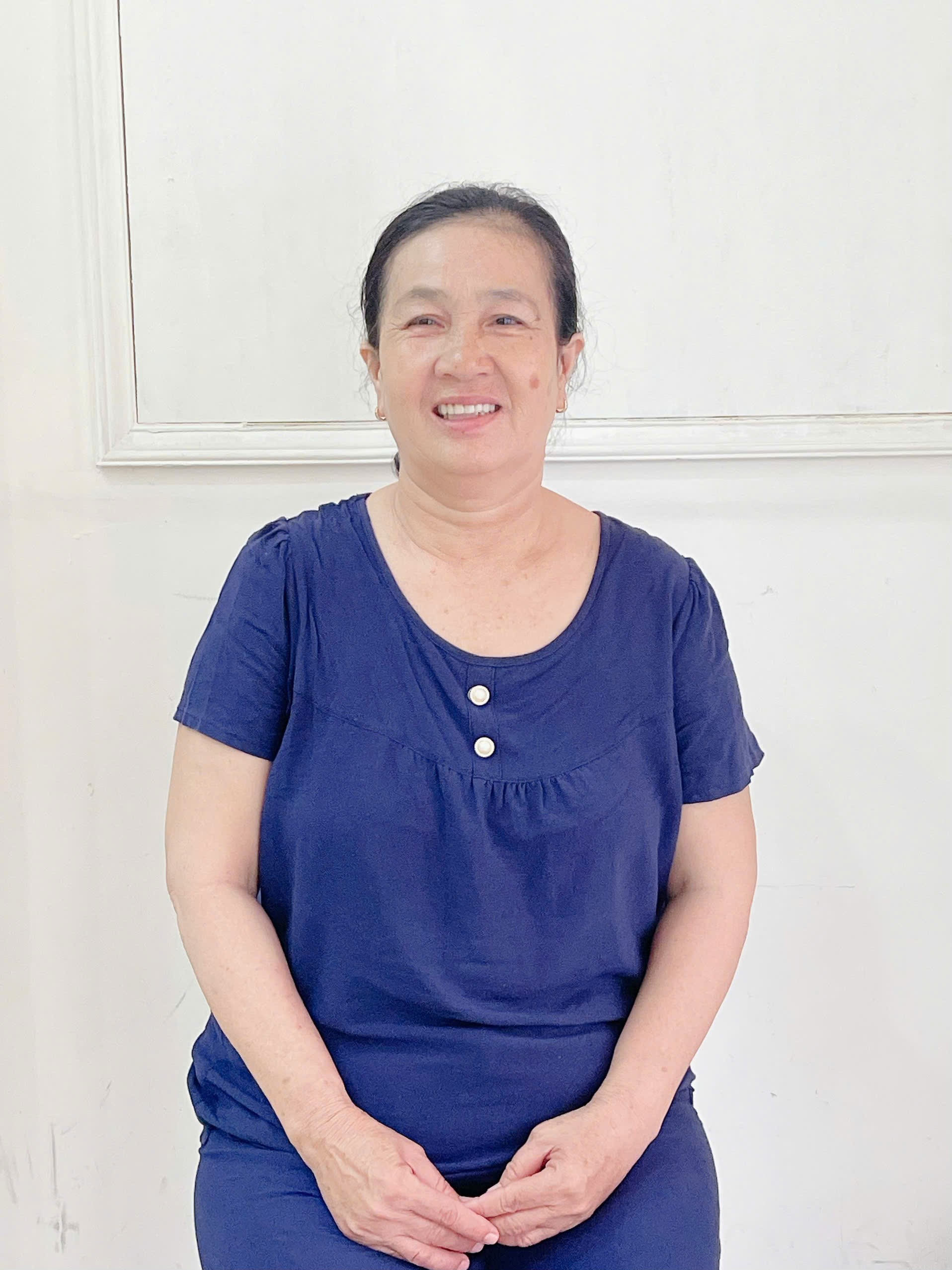 Em tìm việc cho cô  Lan
