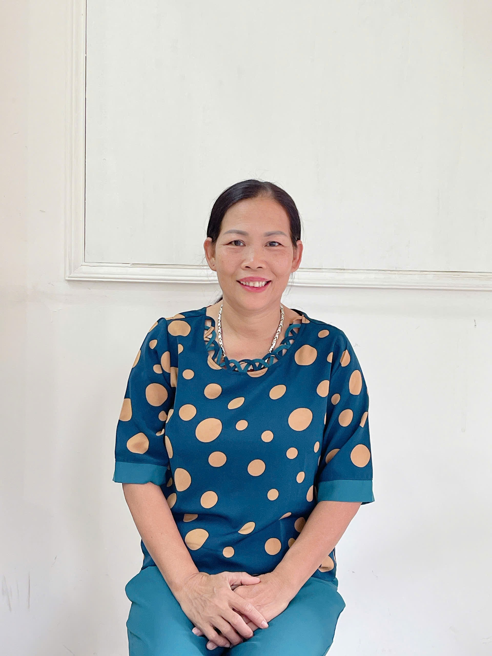 Em Tìm Việc Cho Cô Hồng