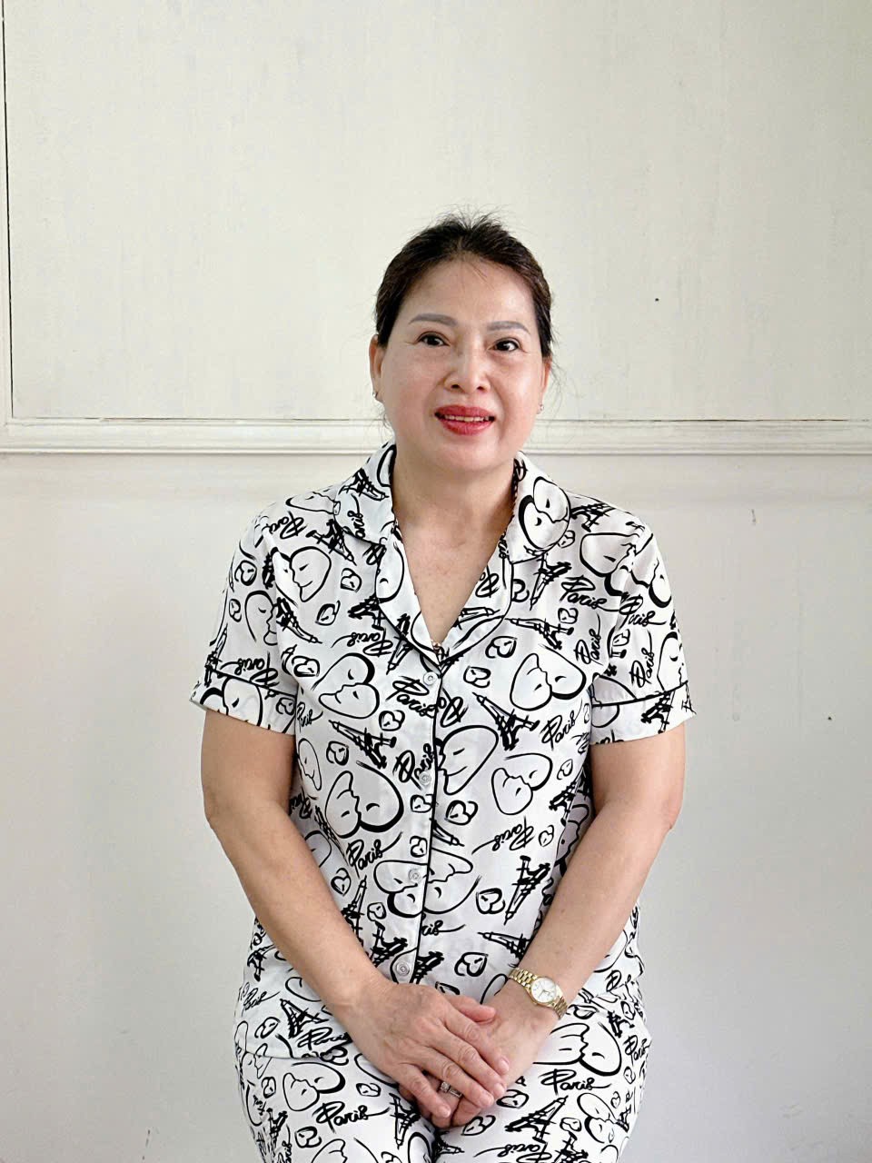 Em Tìm Việc Cho Chị Thúy Hằng