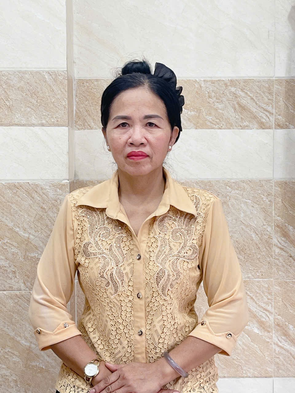 Em tìm việc cho cô Lĩnh