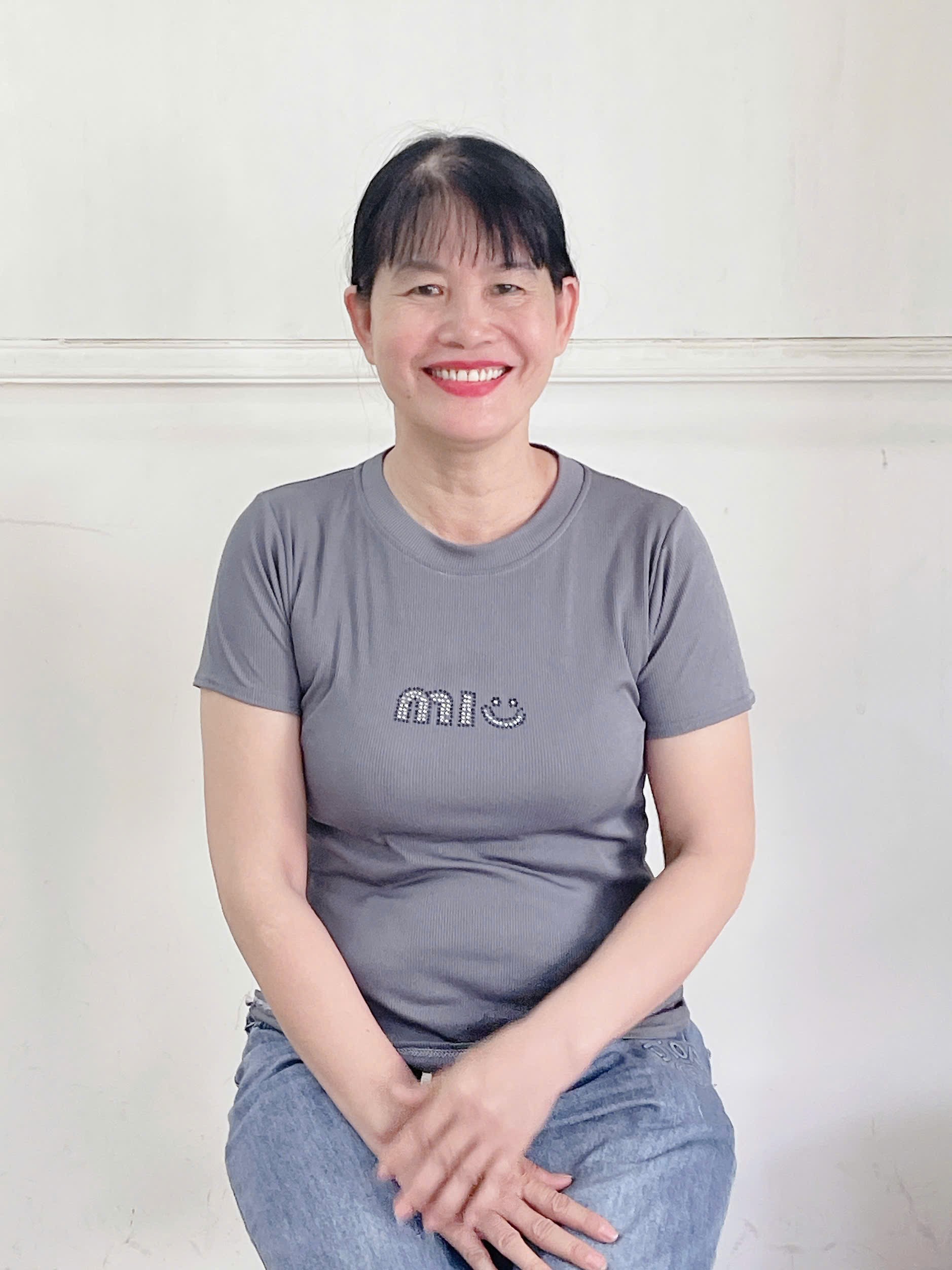 Em tìm việc cho chị Hà