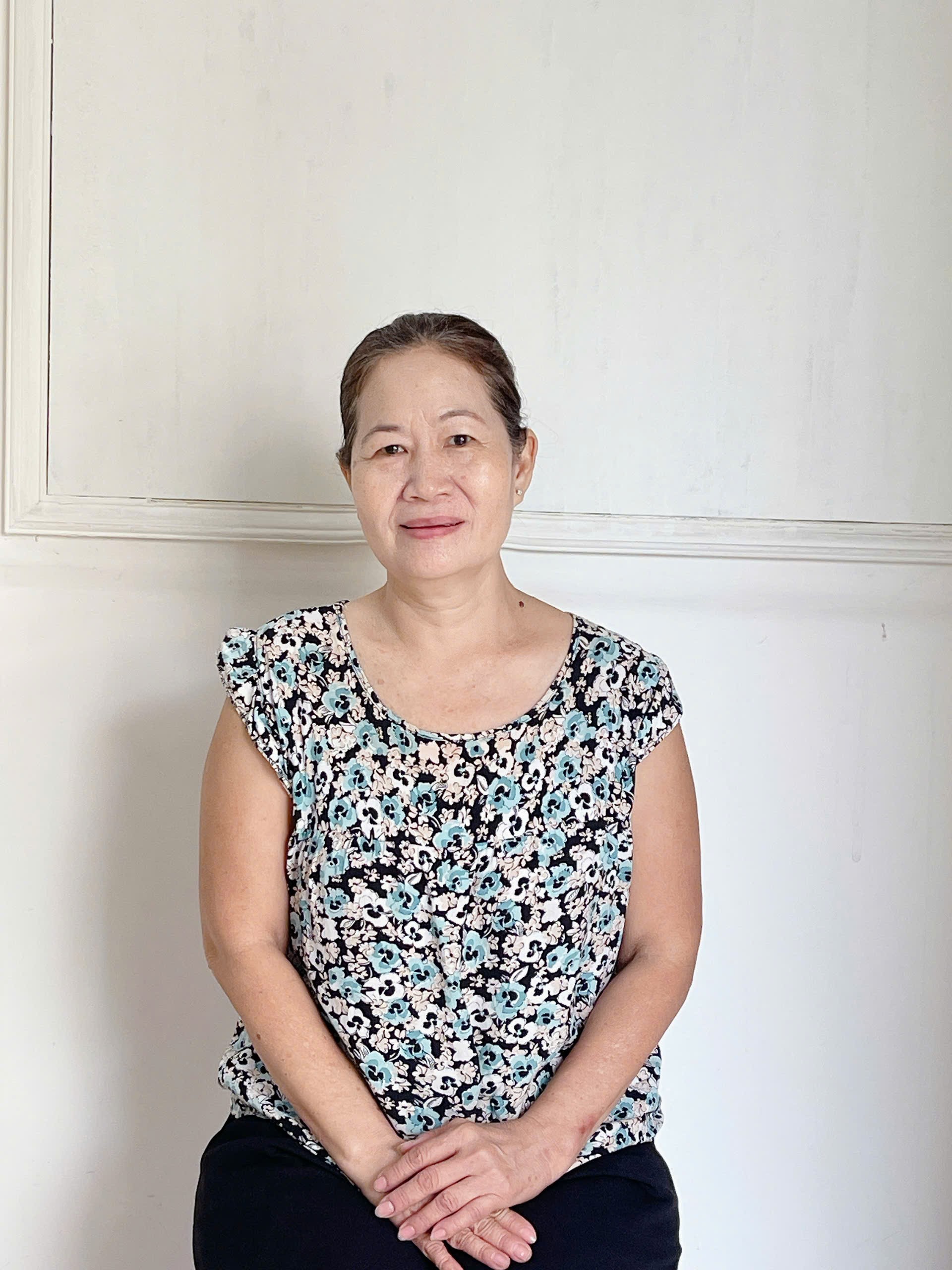 Em Tìm Việc Cho Cô Túy