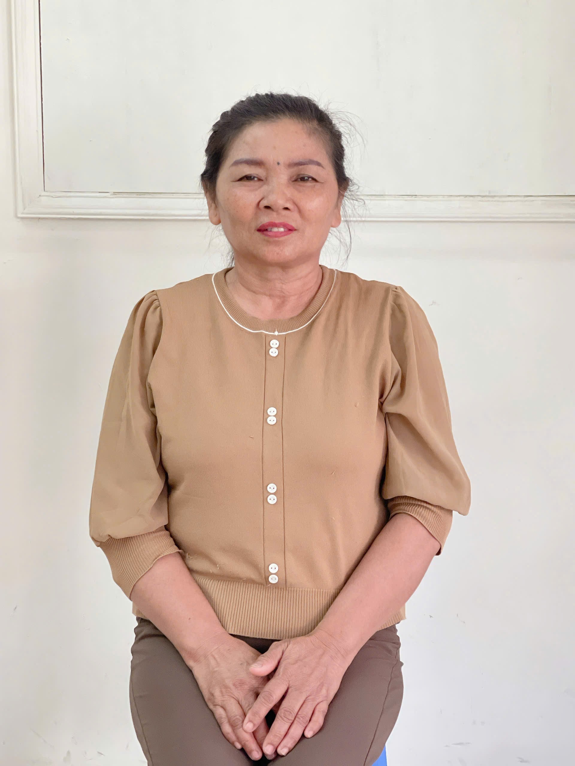 Em tìm việc cho cô Tường
