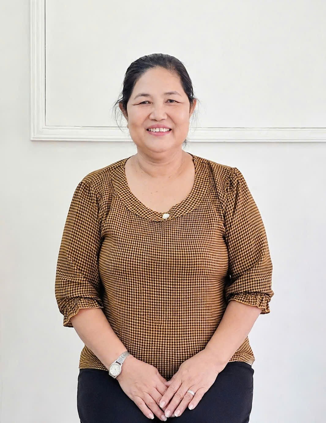 Em tìm việc cho chị Hằng