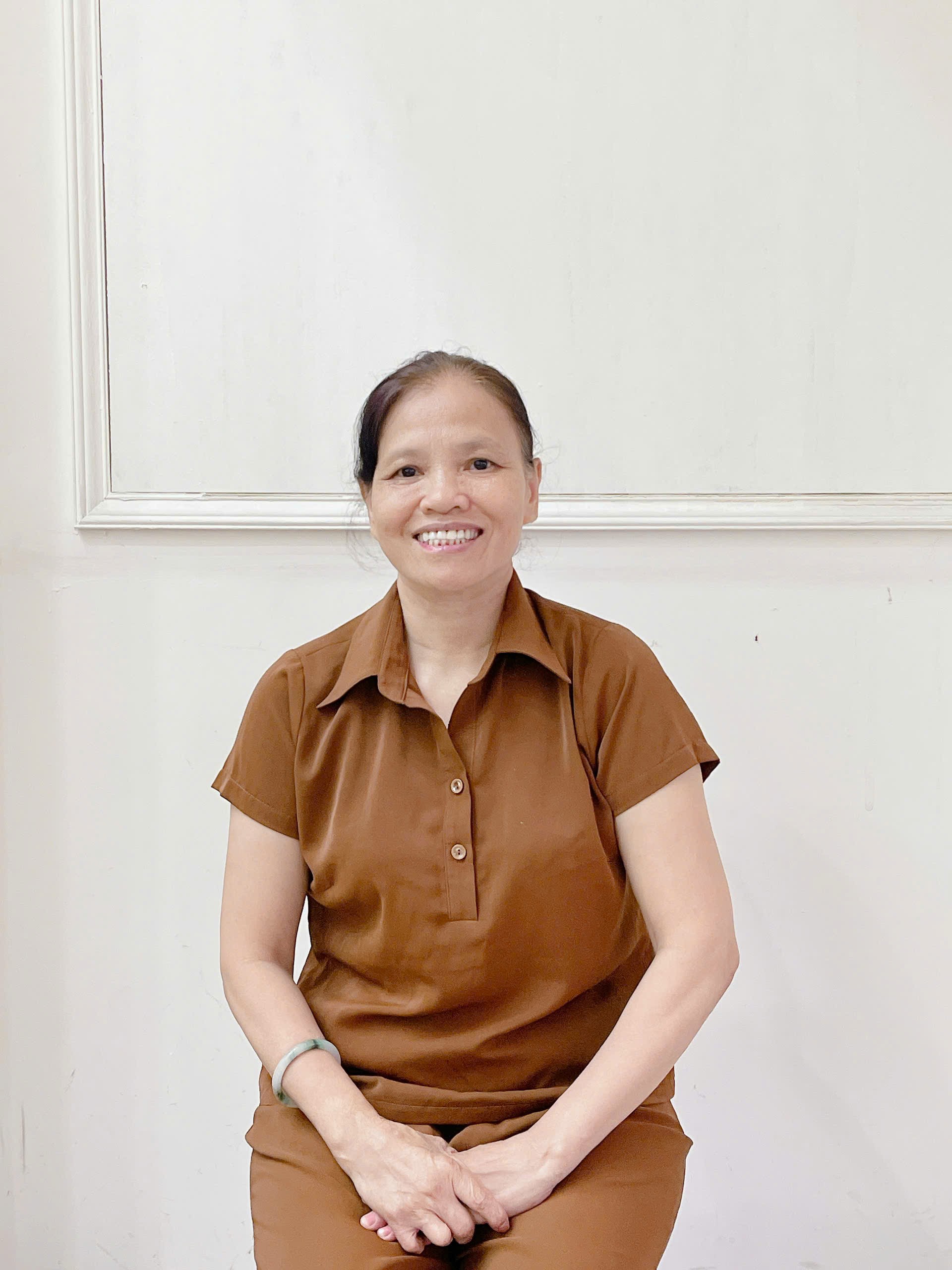 Em tìm việc cho chị Phượng