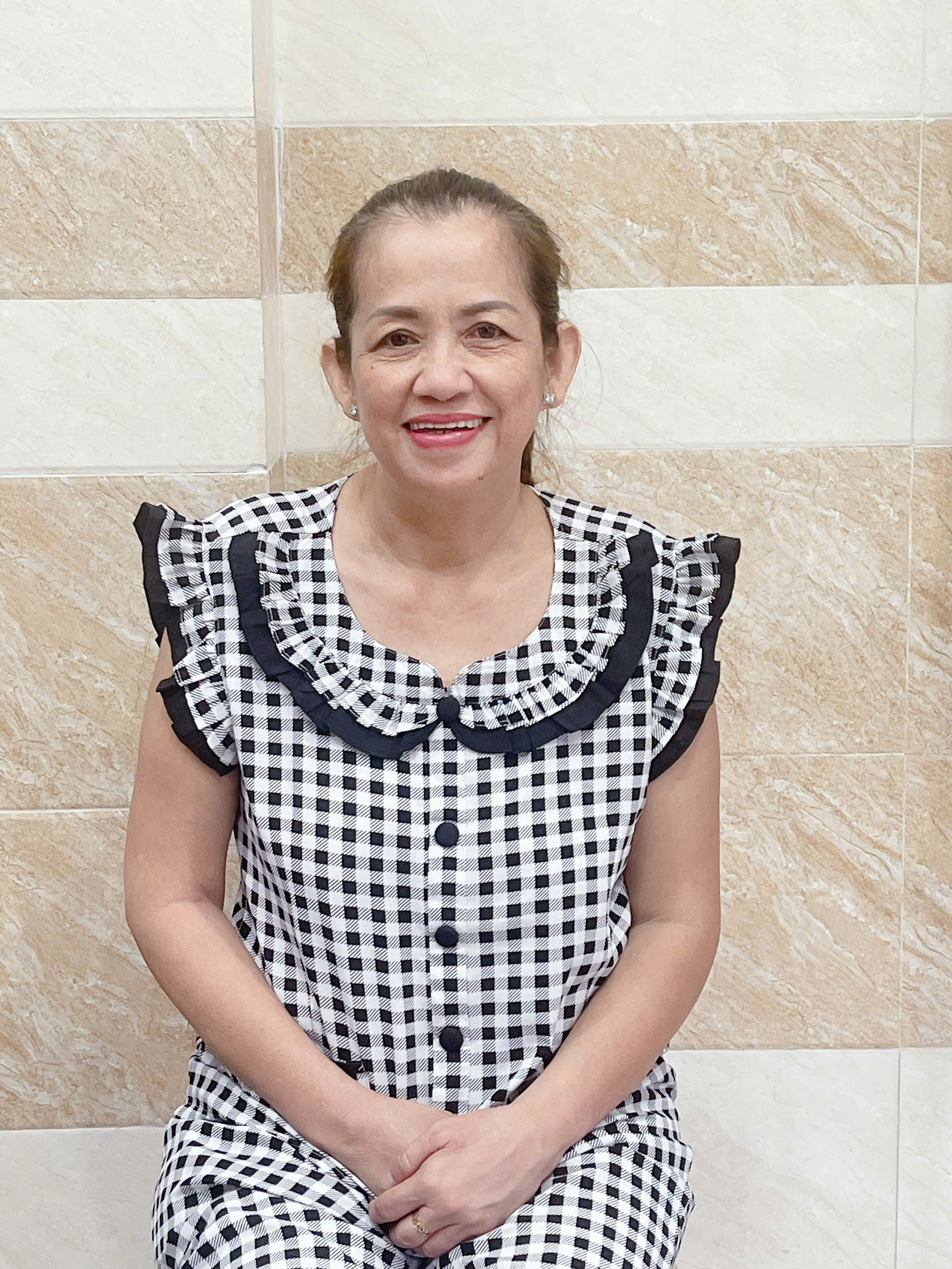 Em Tìm Việc Cho Chị Thủy