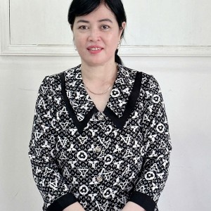 Em tìm việc cho chị Bé