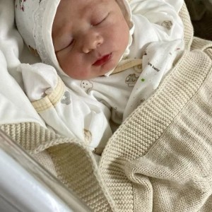 CẦN CÔ CHĂM BÉ SƠ SINH, nhà ở đường Minh Phụng, quận 11.