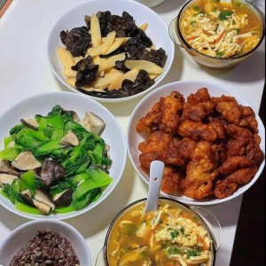 Em cần gấp cô chuyên nấu ăn cho 8 người- phụ dọn dẹp nhà cửa ở Tân Phú