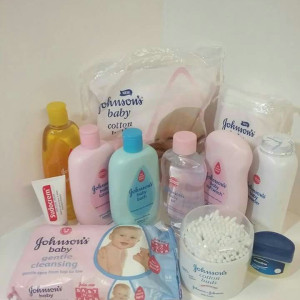 Mẹ của bé 7 tháng ở quận 8 đang cần chị chuyên chăm bé về chăm bé phụ.