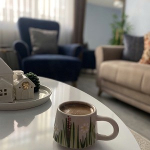 Gia đình sống tại nhà 1 trệt 3 lầu, Quận 3 - lương 11tr, làm bao ăn ở