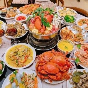 Cần cô chuyên nấu ăn ( chỉ nấu ăn ) ở Bình Dương. Lương 10-15tr ( có bằng cấp )