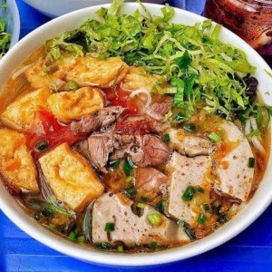 Tìm 2 Người Phụ Quán Bún Riêu Ở Quận 2 ( 15 Bàn ) - Khởi Điểm 8tr