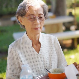 Tìm người giúp việc chuyên chăm bà tại chung cư đường Võ Văn Kiệt, Quận 1,