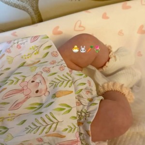 Tìm cô có kinh nghiệm chăm bé ở quận 12, lương13 triệu ( bao ăn ở )