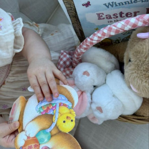 Tìm cô chăm bé, 1 tuổi ở Quận 7 - Việc nhẹ nhàng, lương 13 ( bao ăn ở )