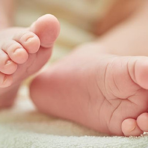 gia đình ở chung cư quận Gò Vấp cần tìm chị chăm bé 5 tháng tuổi lương 10tr bao ăn ở