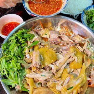 Nhà 2 tầng ở Dĩ An cần cô giúp việc phụ chăm bé gái học mẫu giáo