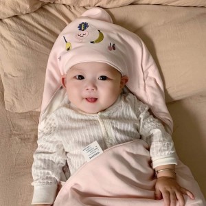 CẦN CÔ CHĂM BÉ  ĂN Ở LẠI