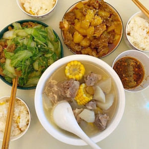 CẦN TÌM CÔ NẤU ĂN