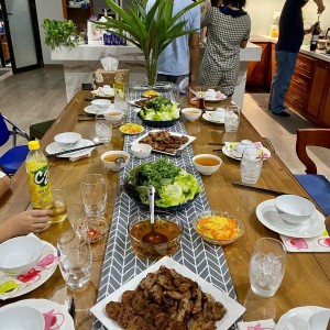 NHÀ EM Ở BẾN VÂN ĐỒN- QUẬN 4 CẦN CHỊ VỀ GIÚP VIỆC- NẤU ĂN LƯƠNG 12TR