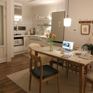 nhà 1 trệt 1 lầu rộng rãi, cần người giúp việc nhà - lương 11tr ở Hóc Môn