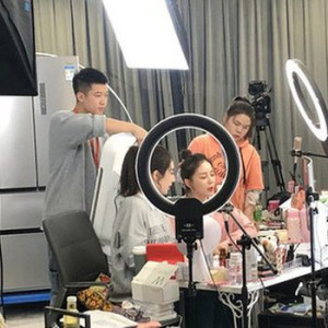 Cần gấp 1 bạn nữ từ 16- 25 tuổi phụ bán 0nline