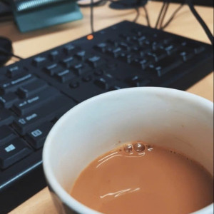 Lương từ 8-12tr  bao ăn ở bao gồm giúp việc nhà, chăm bé, chăm sóc người lớn tuổi, phụ quán, phụ bếp,....