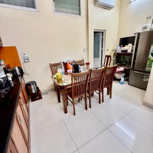 Cần cô giúp việc nhà , Lương khởi điểm 9 triệu bao ăn ở , quận Bình thạnh .