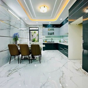 nhà 1 trệt 2 lầu ở Long An, cần một cô giúp việc nhà và chăm bé 4 tuổi , tối ngủ với bé ( ở nhà có thêm 1 cô đang làm việc nhà ).