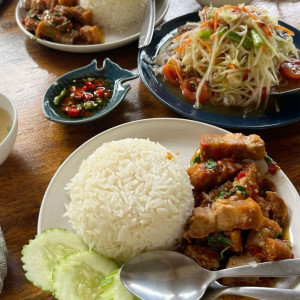 Cần gấp nữ đủ 16 – 45 tuổi (làm bao ăn ở lại )