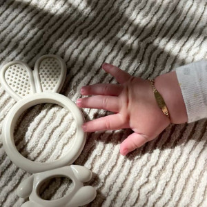 Cần cô chăm bé 9 tháng rưỡi – phụ việc nhà đi về ở CC Charm CiTy, Bình Dương