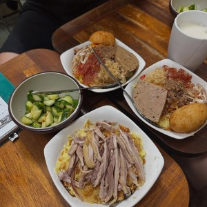 Nhà 1 Trệt 2 Lầu Đường Nguyễn Sơn Tân Phú Cần Người Giúp Viêck