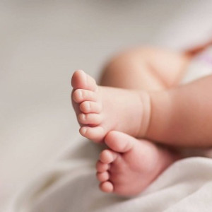 CẦN LIỀN CHỊ VỀ CHĂM BÉ 2 THÁNG TUỔI TẠI NGUYỄN HỮU CẢNH- BÌNH THẠNH LƯƠNG 11TR