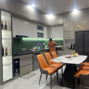 TUYỂN GẤP CÔ GIÚP VIỆC NHÀ Ở LẠI, ở quận 4