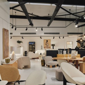 Cần chị làm tại cửa hàng showroom nội thất, trưng bày ở Bình Tân