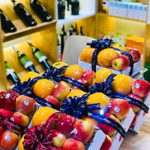 Cần 1 Nam  bán quà tết , trái cây tết , ở quận 5