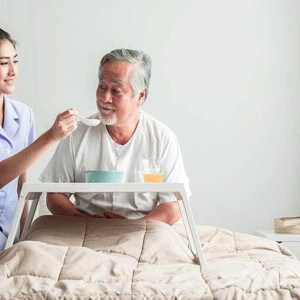 NHÀ Ở QUẬN 6 CẦN CHỊ VỀ CHĂM SÓC ÔNG ĐI LẠI YẾU LƯƠNG 13TR BAO ĂN Ở