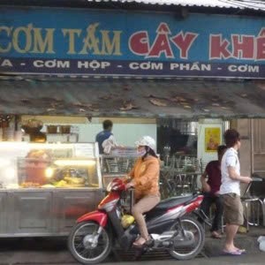 Cần gấp nam phụ quán cơm ở quận 5 - Lương khởi điểm 8 triệu bao ăn ở
