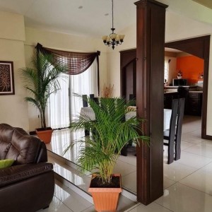 Biệt thự ở đường Võ Chí Công, Thủ Đức cần cô giúp việc ở lại.