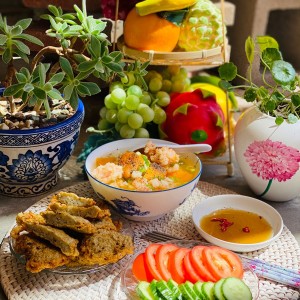 Cần cô chăm bà ở Quận 10, Lương 12 triệu ( bao ăn ở ).