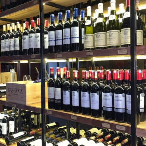 Cần tuyển nhận viên bán hàng Cty Rượu Vang