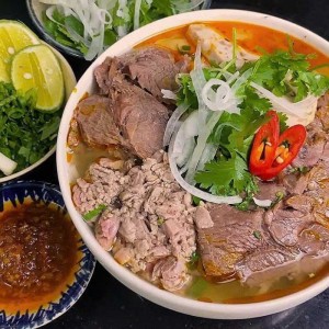QUÁN BÚN BÒ TẠI LONG THÀNH CẦN TUYỂN GẤP 1 PHỤ QUÁN LƯƠNG THỬ VIỆC 9TR5