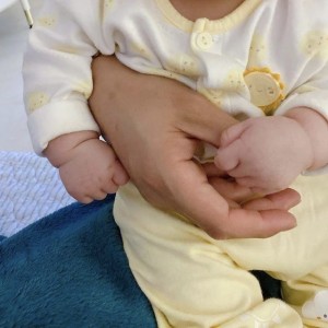 UYỂN CÔ CHĂM BÉ 5 THÁNG Ở QUẬN 5- LƯƠNG 12 TRIỆU- ĂN Ở LẠI