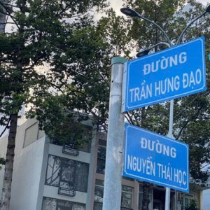 EM CẦN CÔ CHĂM SÓC BÀ NẰM MỘT CHỖ Ở QUẬN 1- LƯƠNG 13TR