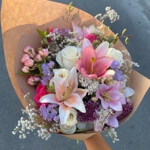 Cần người phụ đóng ( hoa ), ở Tân Bình