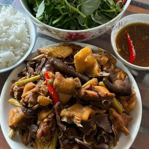 NGÀY MAI EM CẦN GẤP CHỊ VỀ GIÚP VIỆC NHÀ LƯƠNG 10TR TẠI QUẬN 3