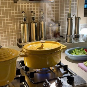 Quận 12 cần cô giúp việc ở lại - lương 8tr bao ăn ở